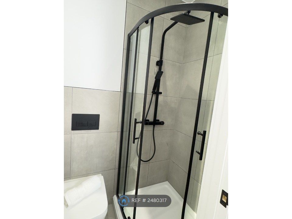 Property photo 3 of 35