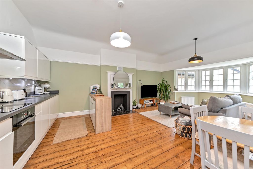 Property photo 3 of 17 4Thornehouse-10.Jpg