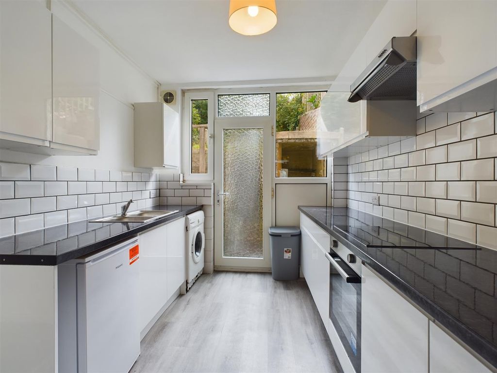 Property photo 3 of 13 Cam02534G0-Pr0057-Still003.Jpg