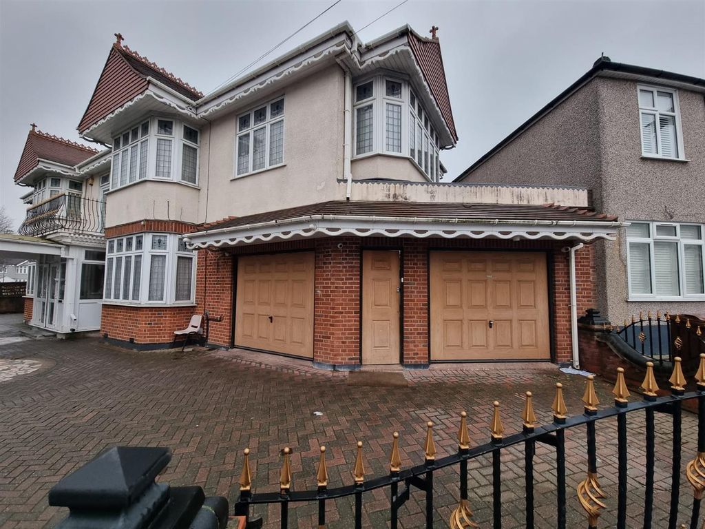 Property photo 3 of 43