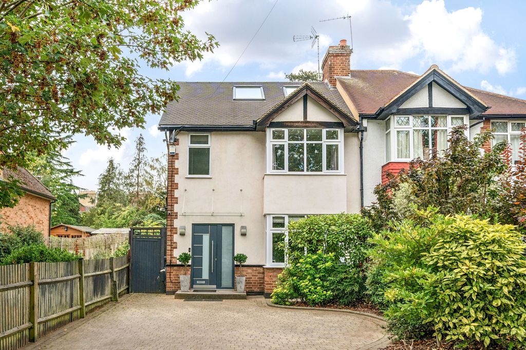 Property photo 2 of 20