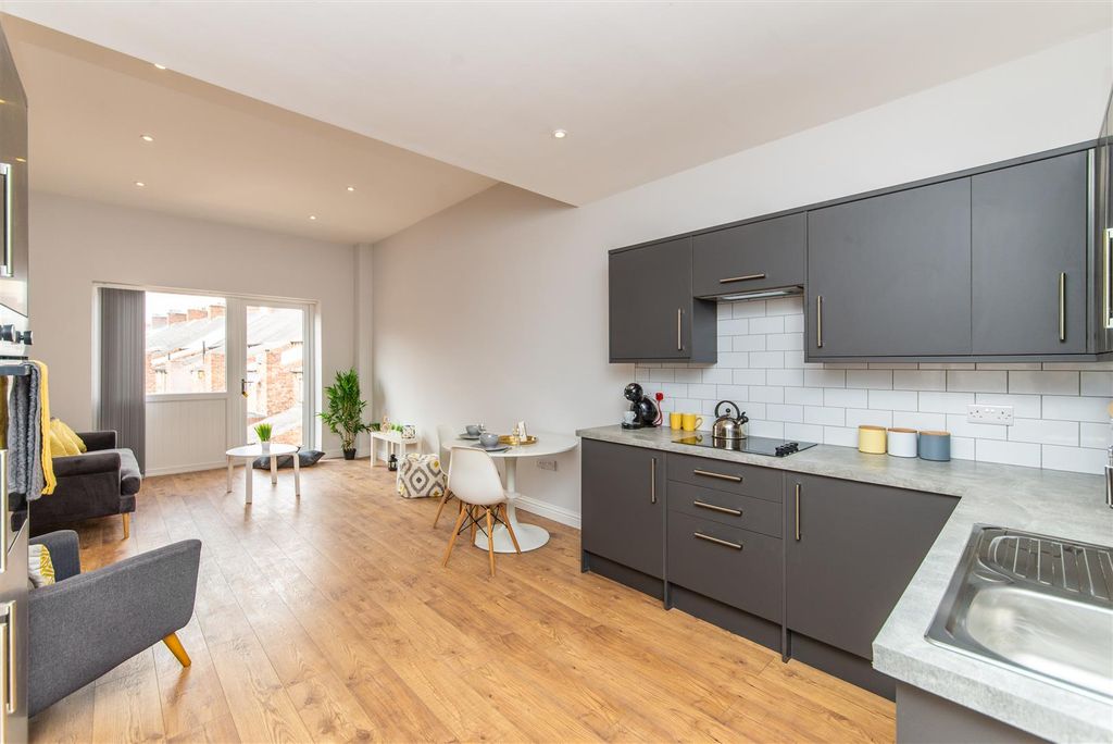 Property photo 1 of 11 W-6305.Jpg