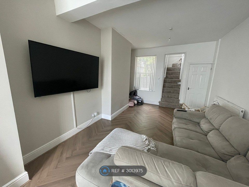 Property photo 2 of 12 Living Room