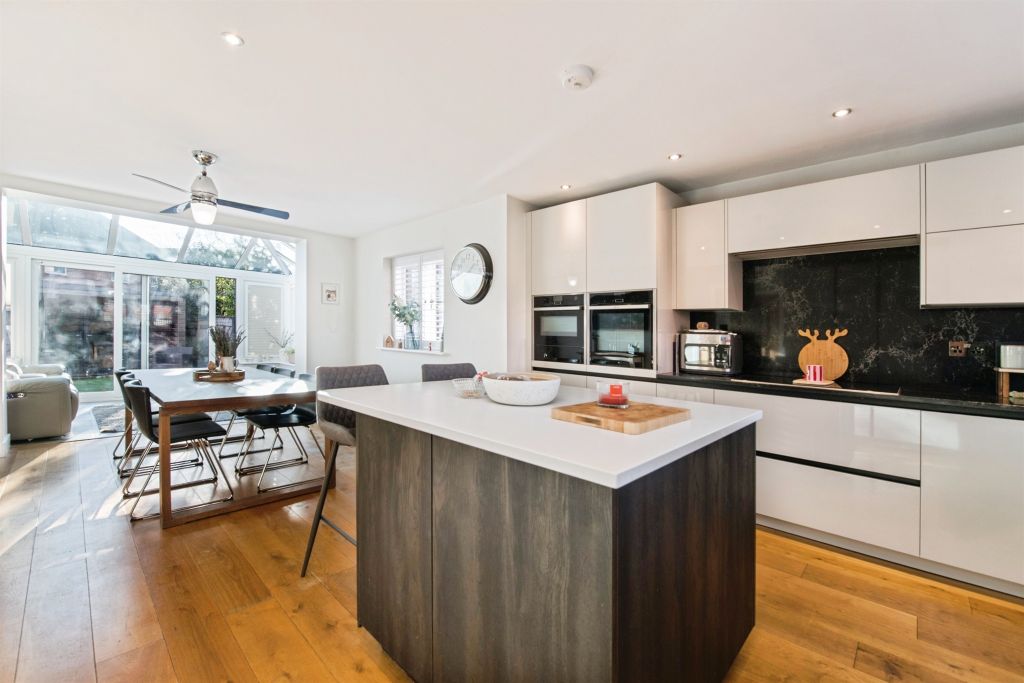 Property photo 3 of 17