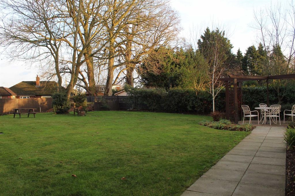 Property photo 2 of 3