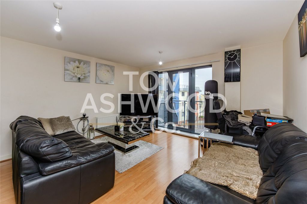 Property photo 3 of 9 Picture No. 18