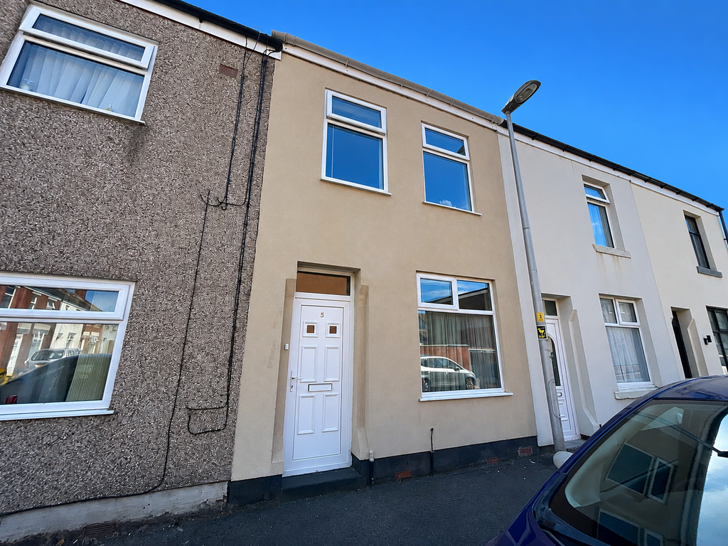 Property photo 1 of 17