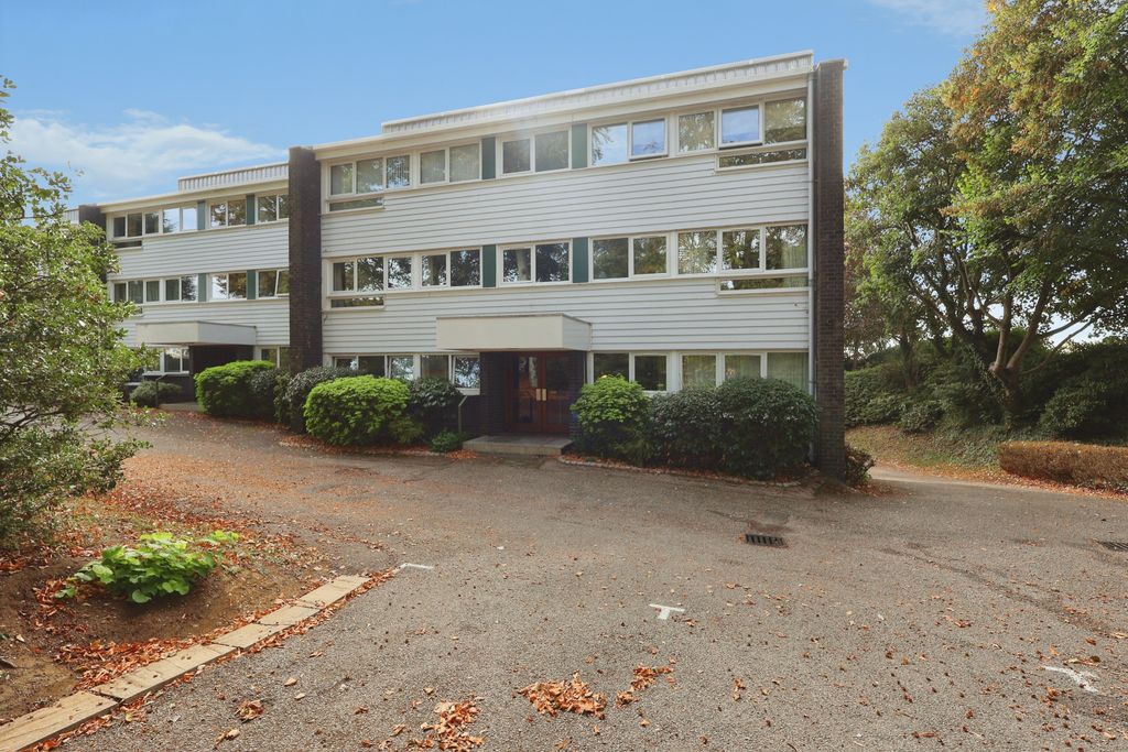 Property photo 1 of 31