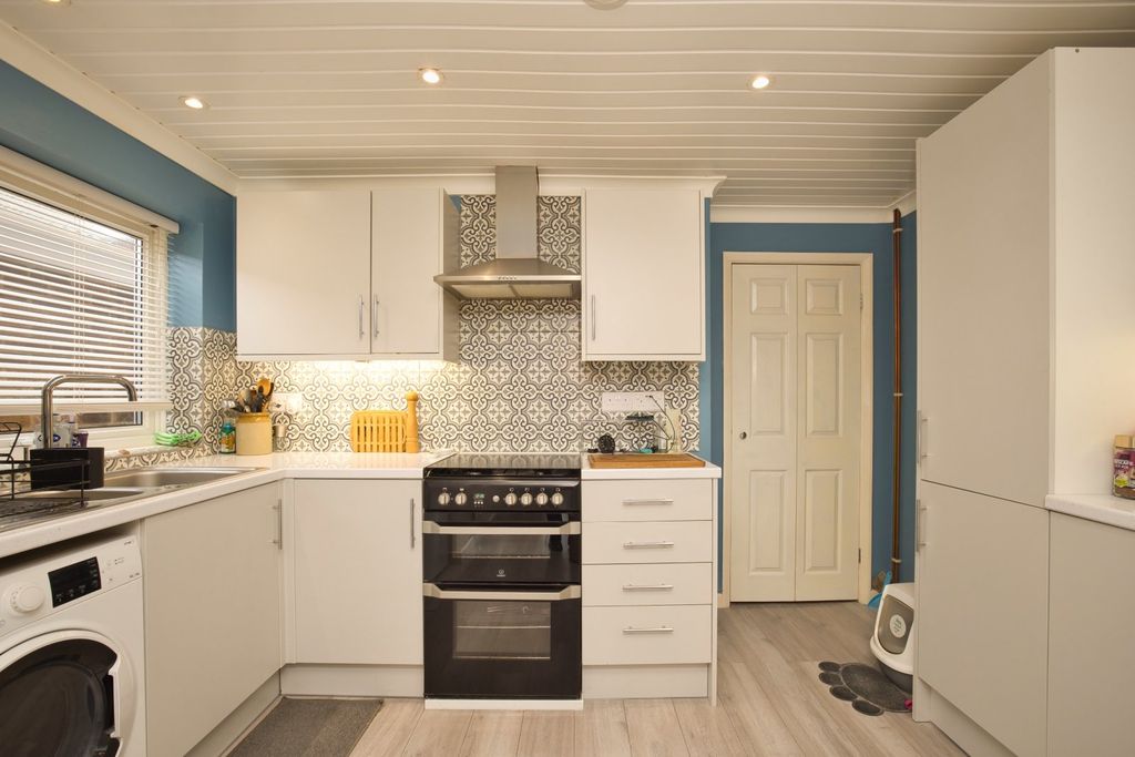 Property photo 3 of 13 Picture 3