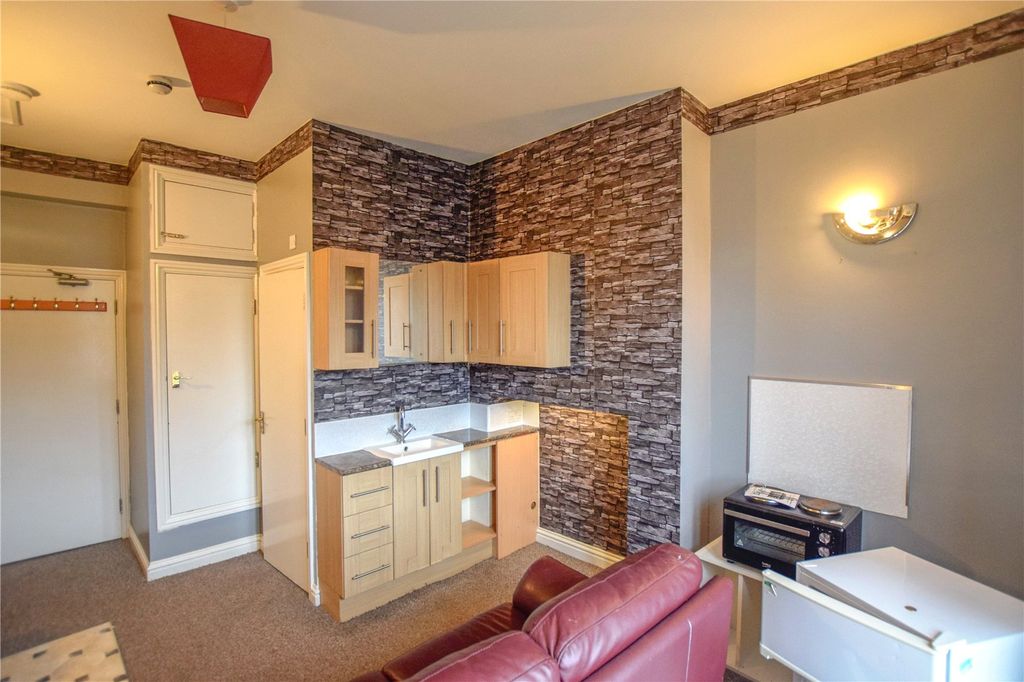 Property photo 3 of 5 Picture No. 16