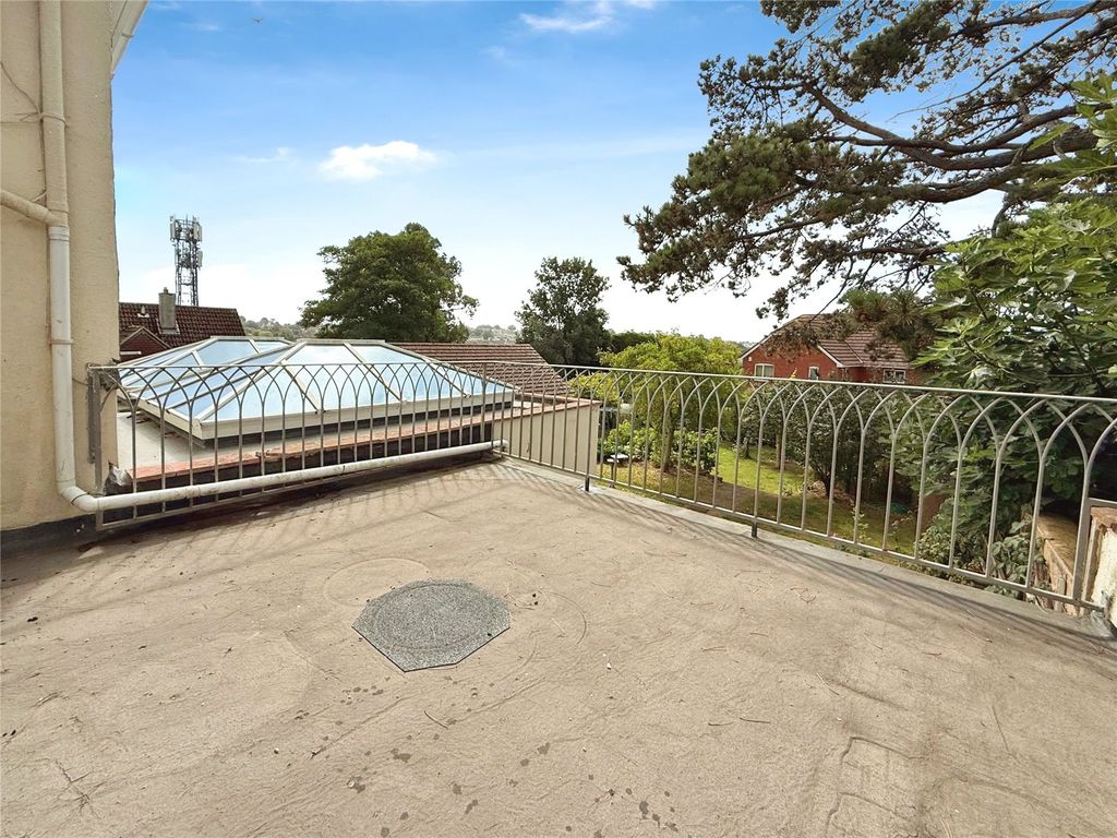 Property photo 1 of 9 Balcony