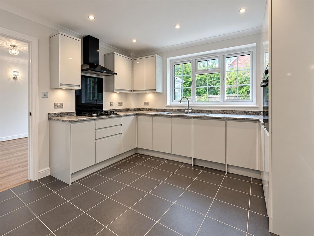 Property photo 1 of 11 Chelsea House 11 .Png