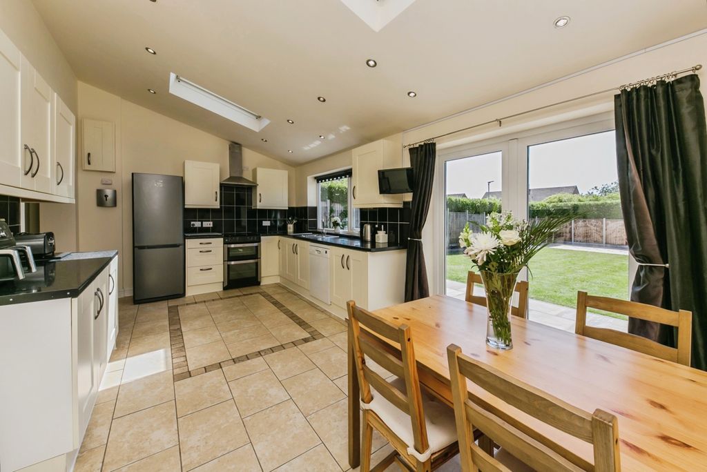 Property photo 3 of 36 Pbox-Img.Jpg