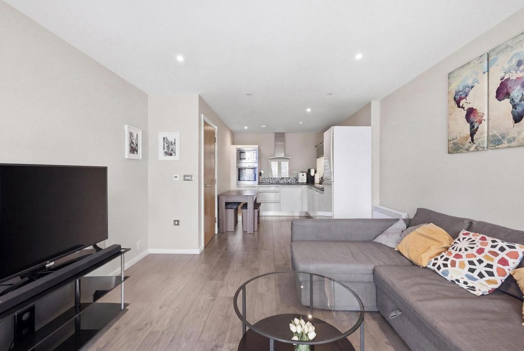 Property photo 3 of 19 Photo 14