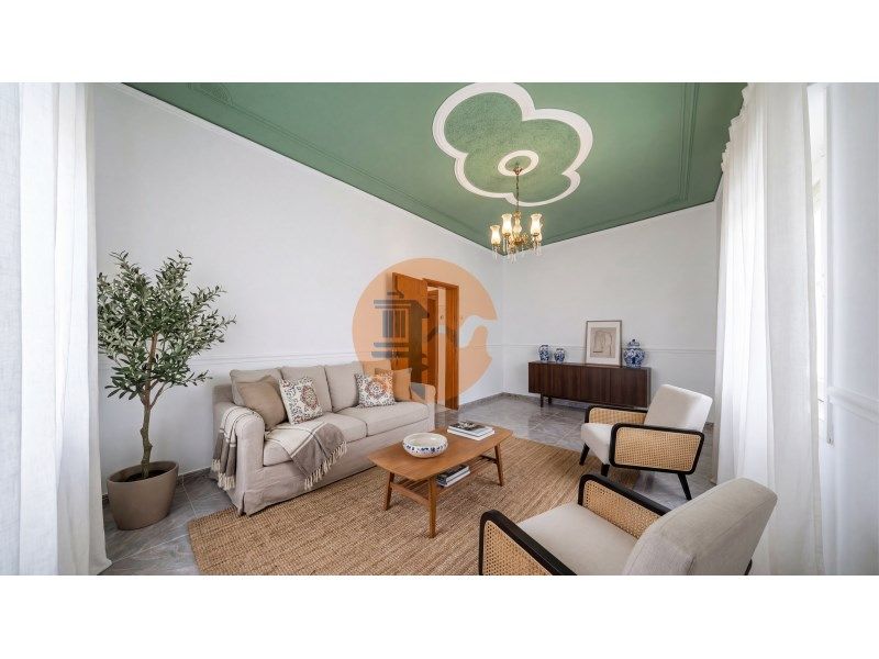 Property photo 1 of 28