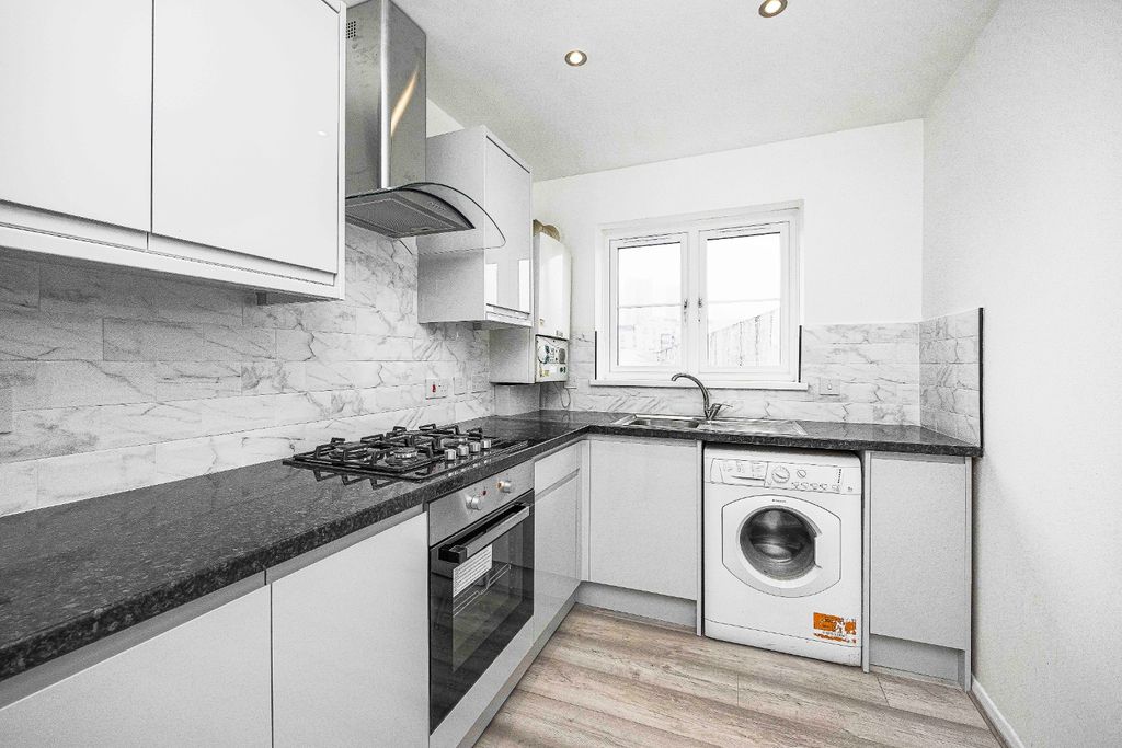 Property photo 1 of 7 4358670