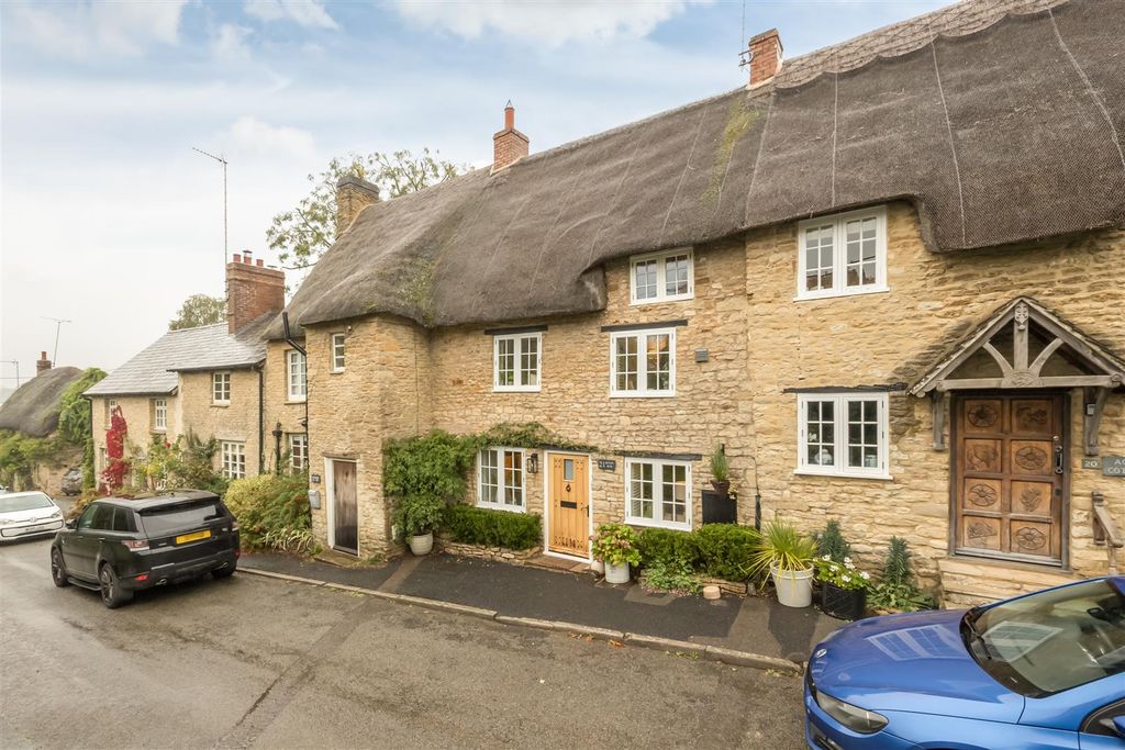 Property photo 1 of 15 Quiet Village Lane