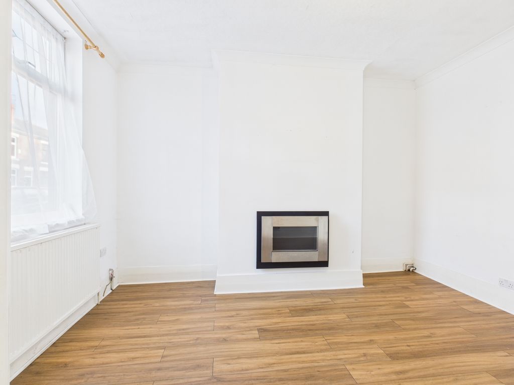 Property photo 2 of 14 Cam03729G0-Pr0169-Still001