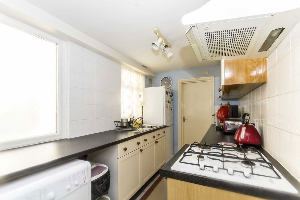 Property photo 3 of 4