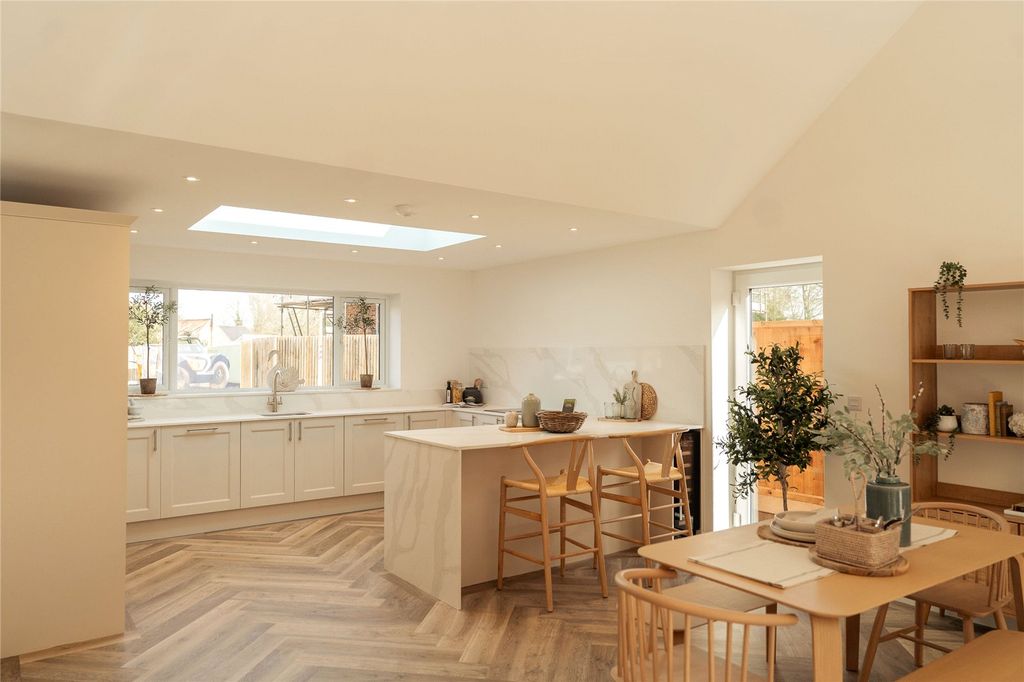 Property photo 3 of 20 Picture 3