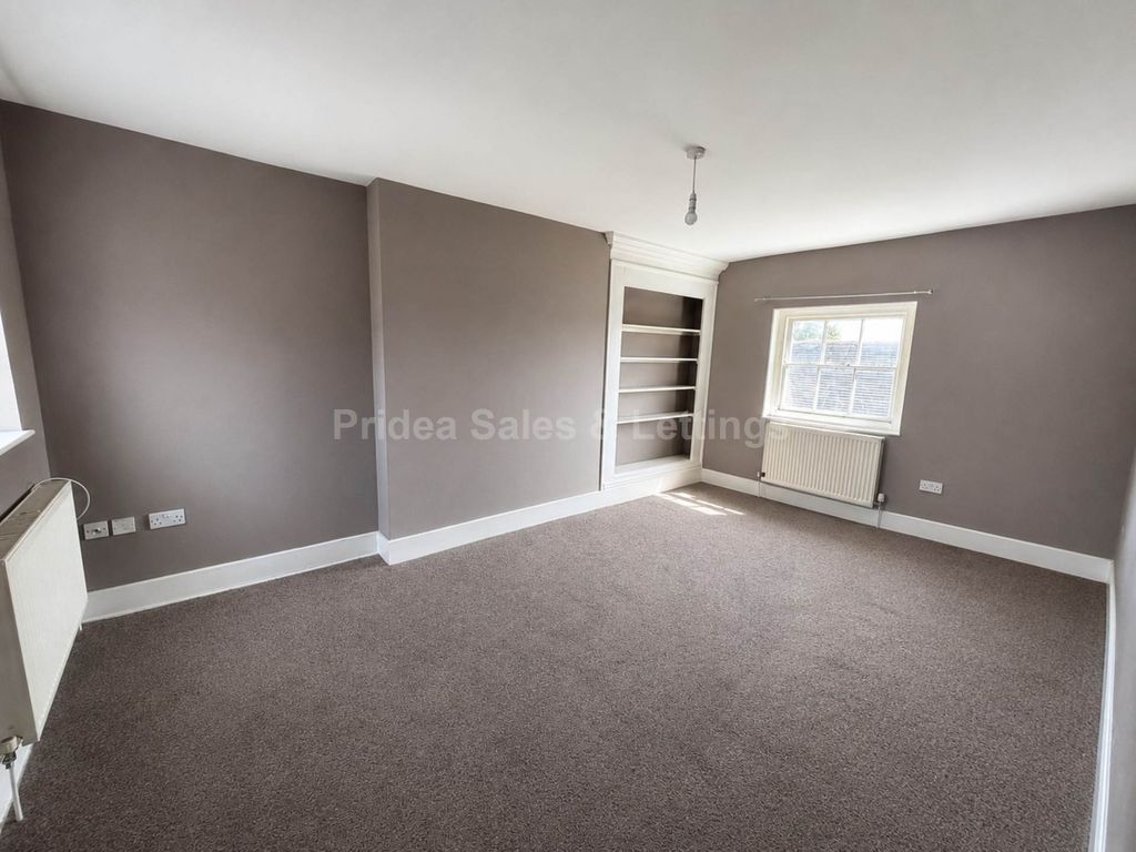 Property photo 1 of 3