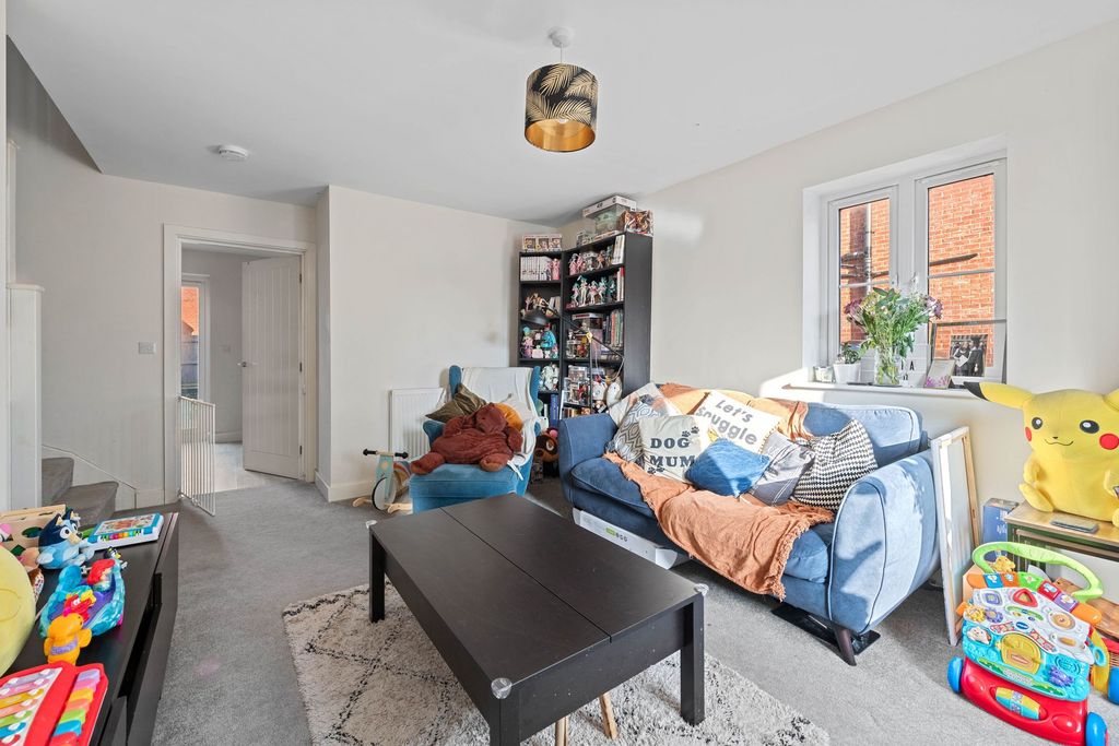 Property photo 3 of 19