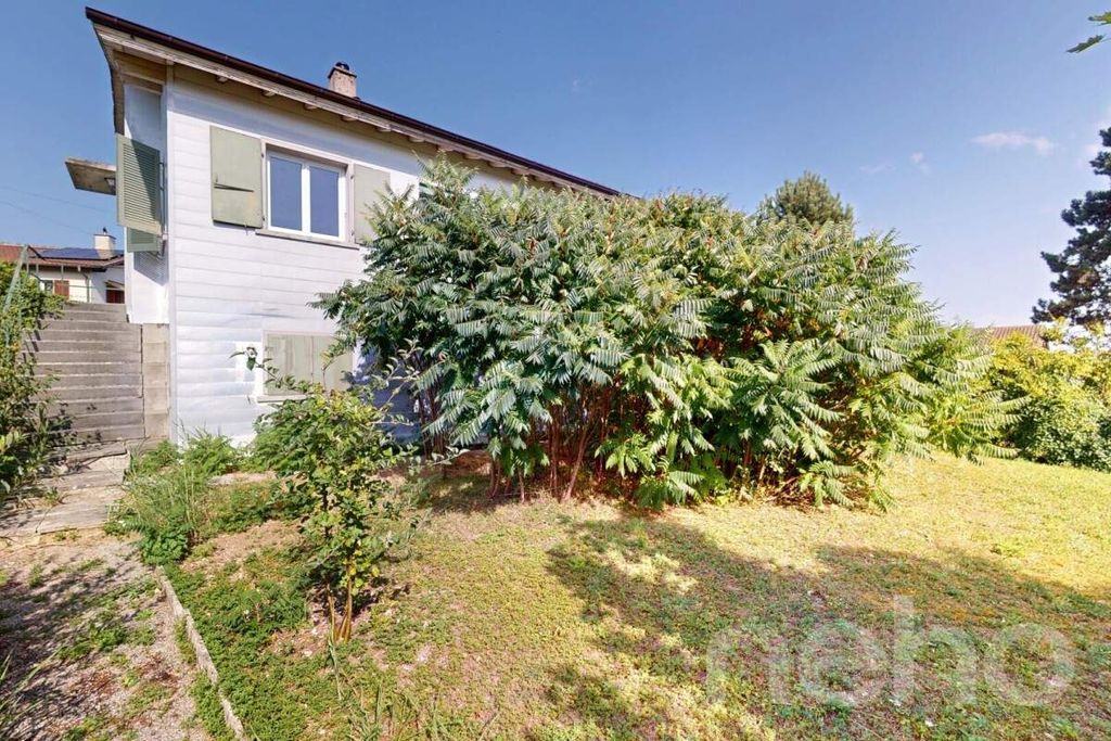 Property photo 2 of 12