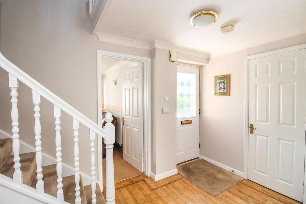 Property photo 2 of 13 Entrance Hall