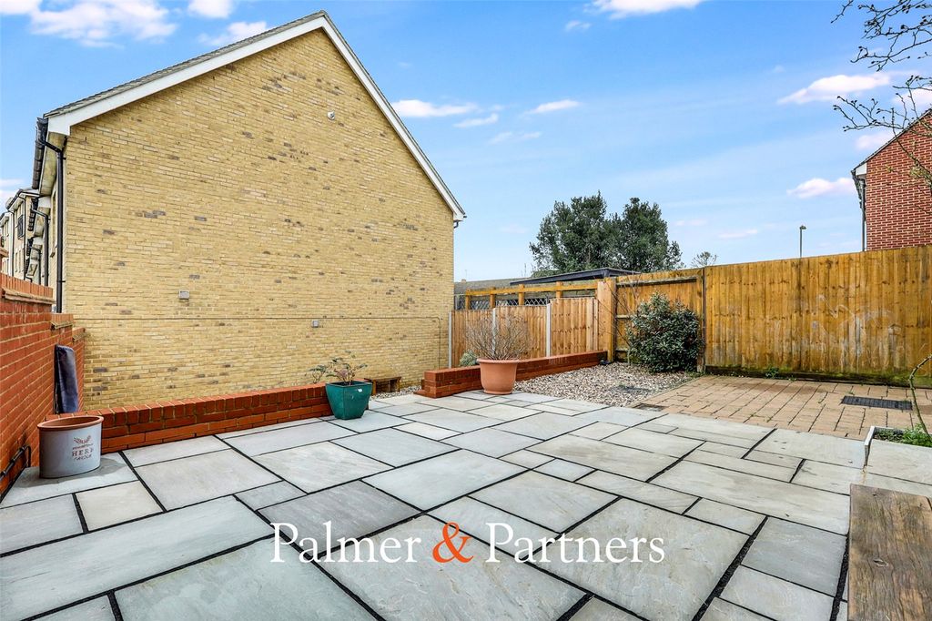 Property photo 2 of 19 Picture No. 15