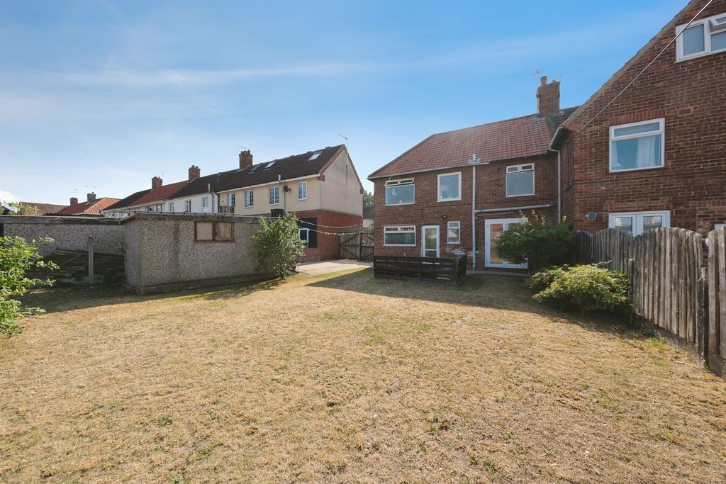 Property photo 2 of 14