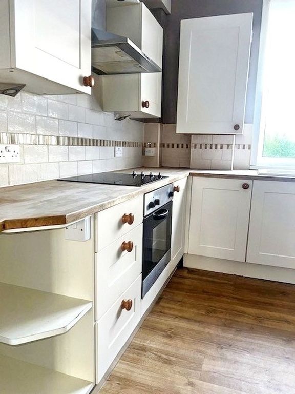 Property photo 3 of 11 Photo 4