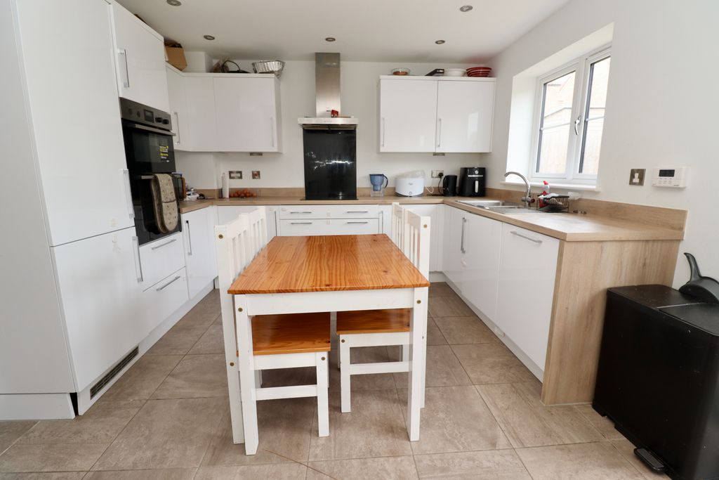 Property photo 3 of 11 Img_4622