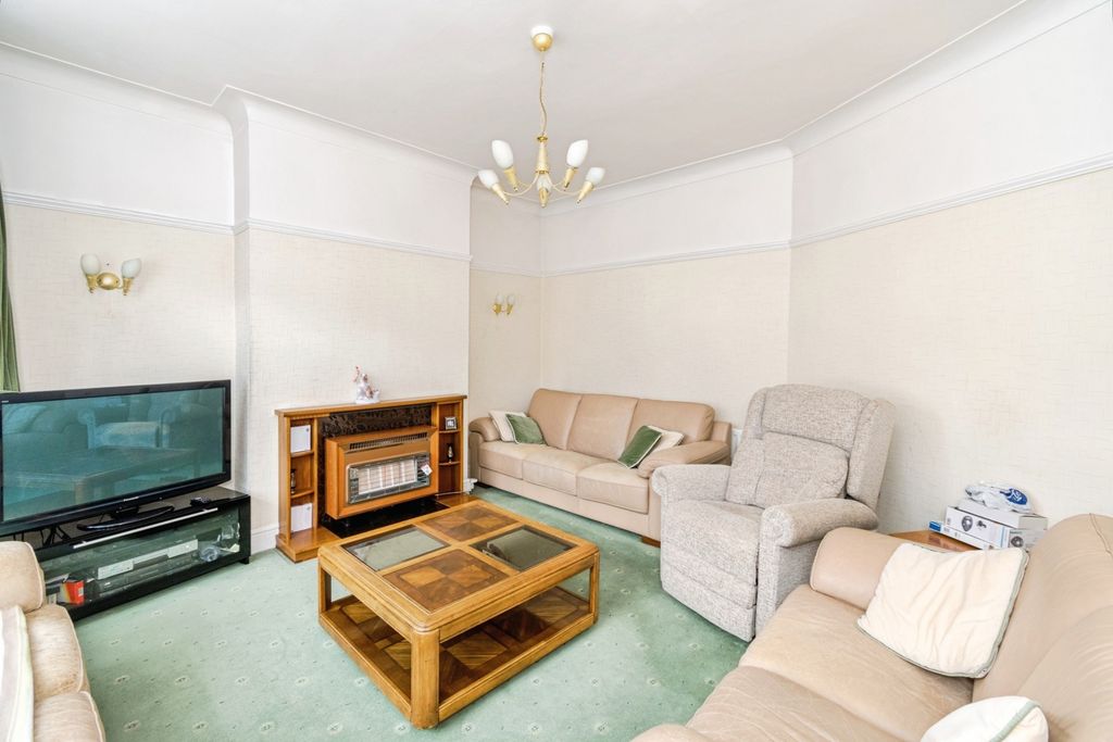 Property photo 2 of 17 Pbox-Img.Jpg