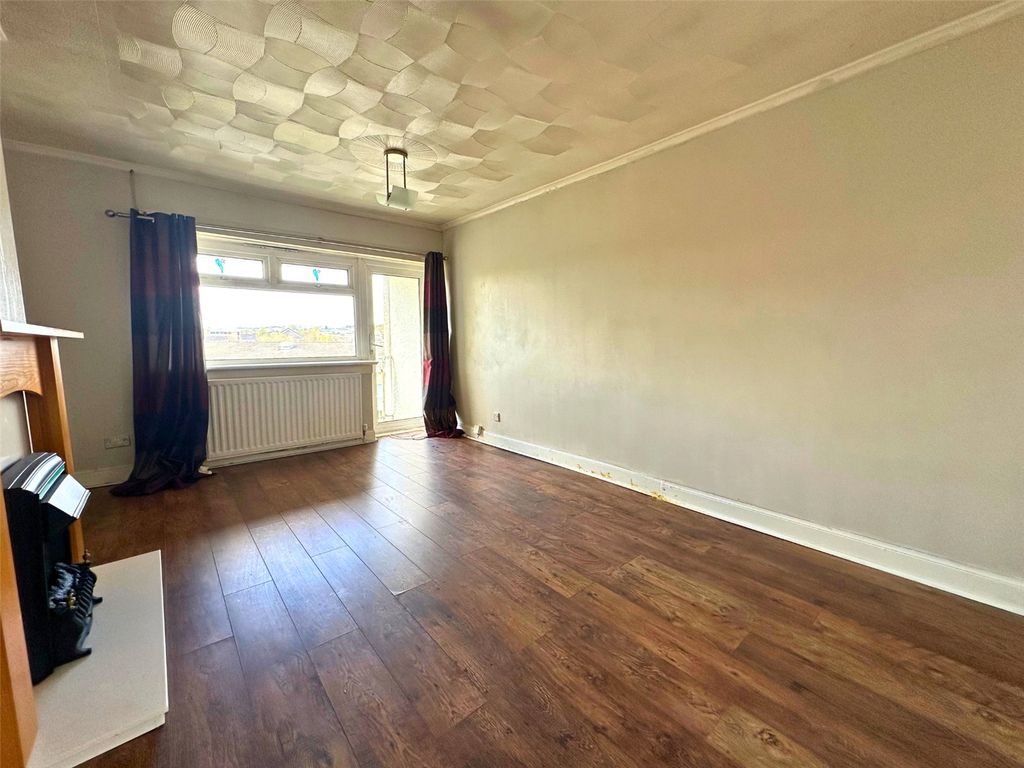 Property photo 2 of 12 Picture No. 10