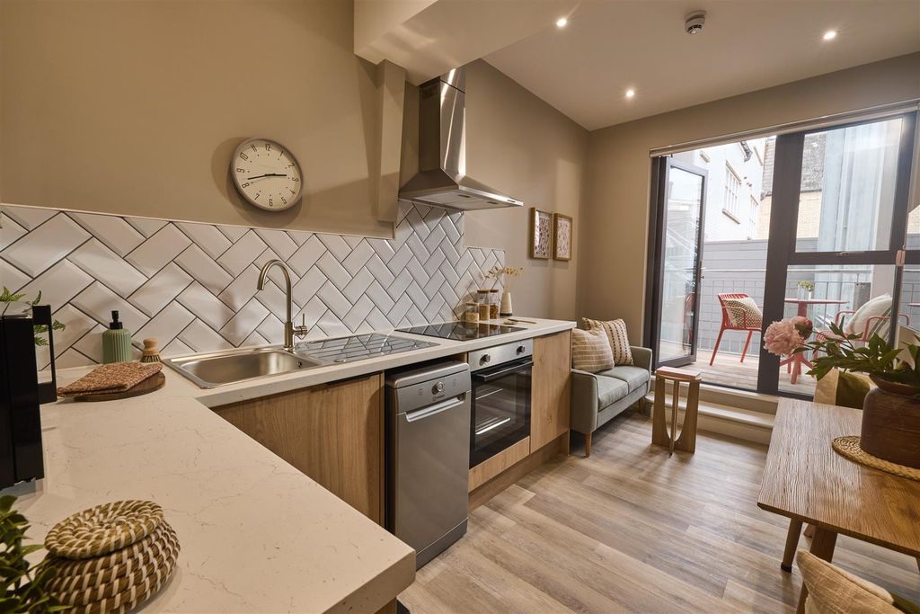 Property photo 1 of 20 Student Flats - Exeter_2114.Jpg