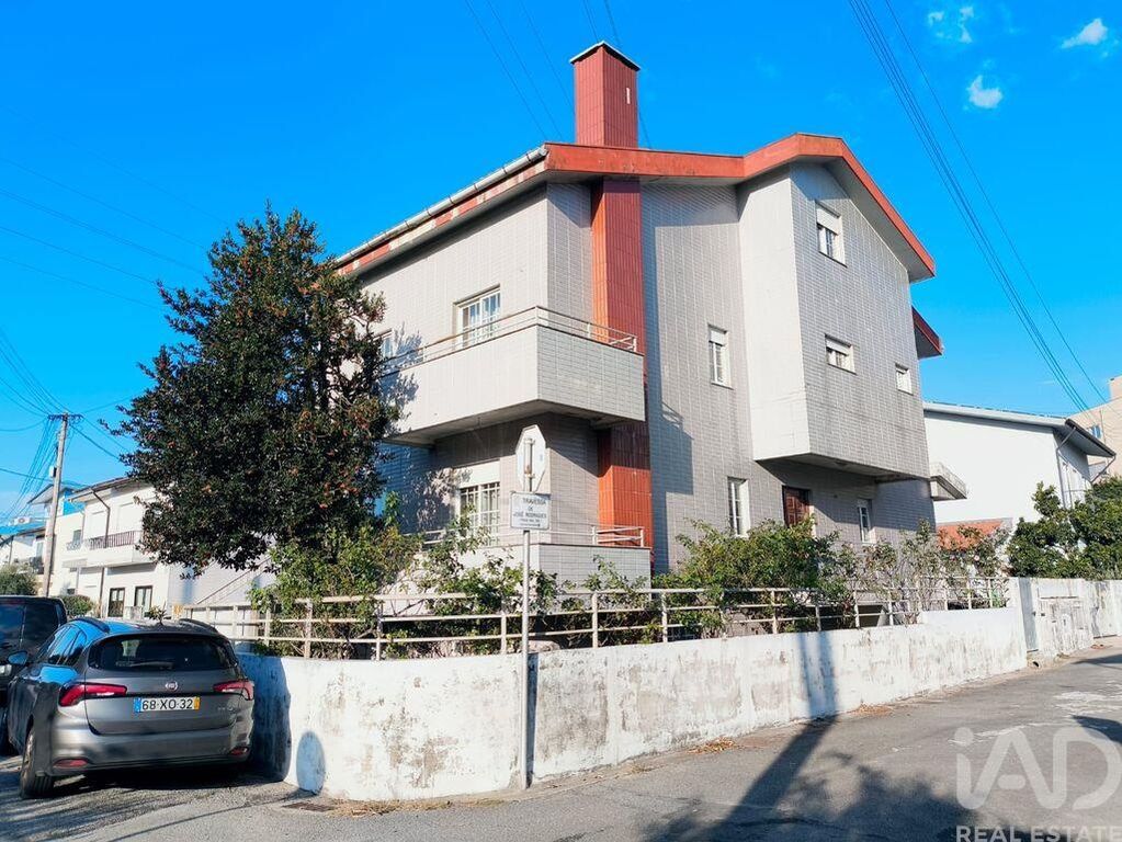 Property photo 2 of 36
