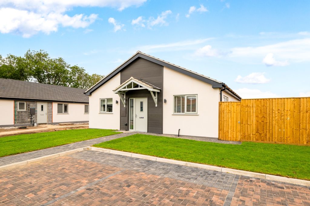 Property photo 1 of 15 4483580