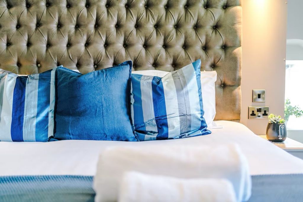 Property photo 3 of 62