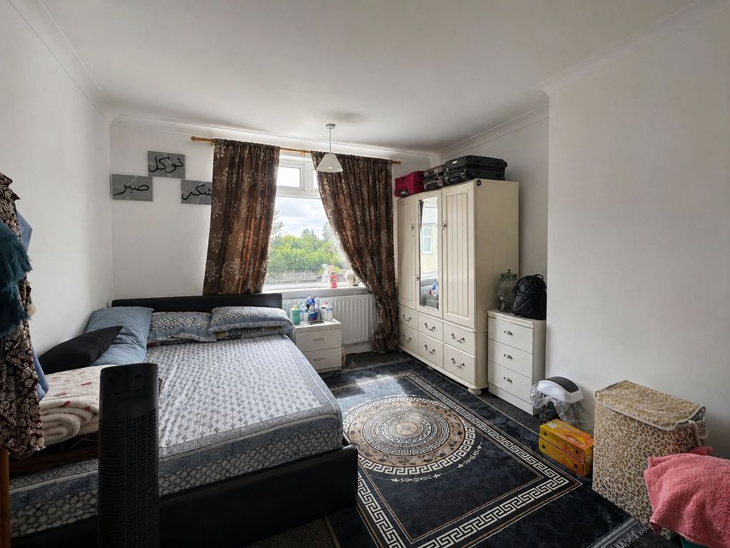 Property photo 3 of 9 Bedroom 1