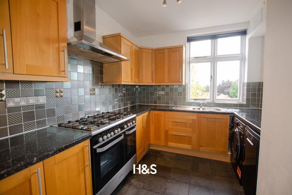 Property photo 2 of 6 30 Stonebow - Kitchen.Jpg