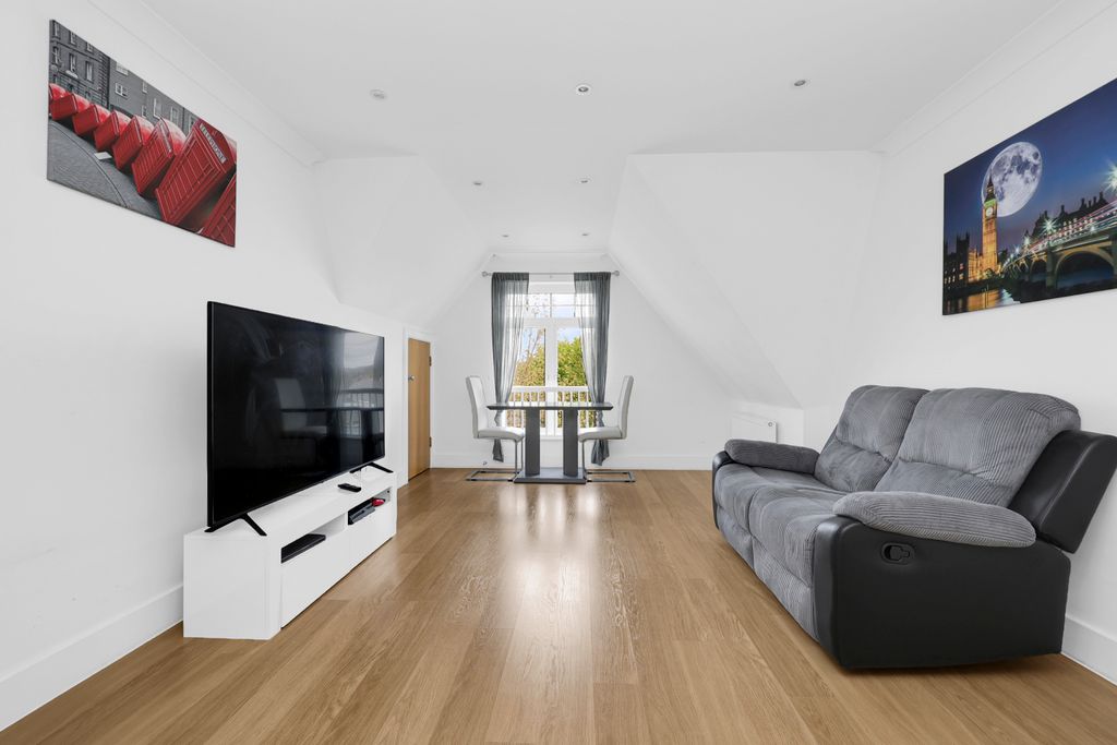 Property photo 3 of 13 9S4A8143