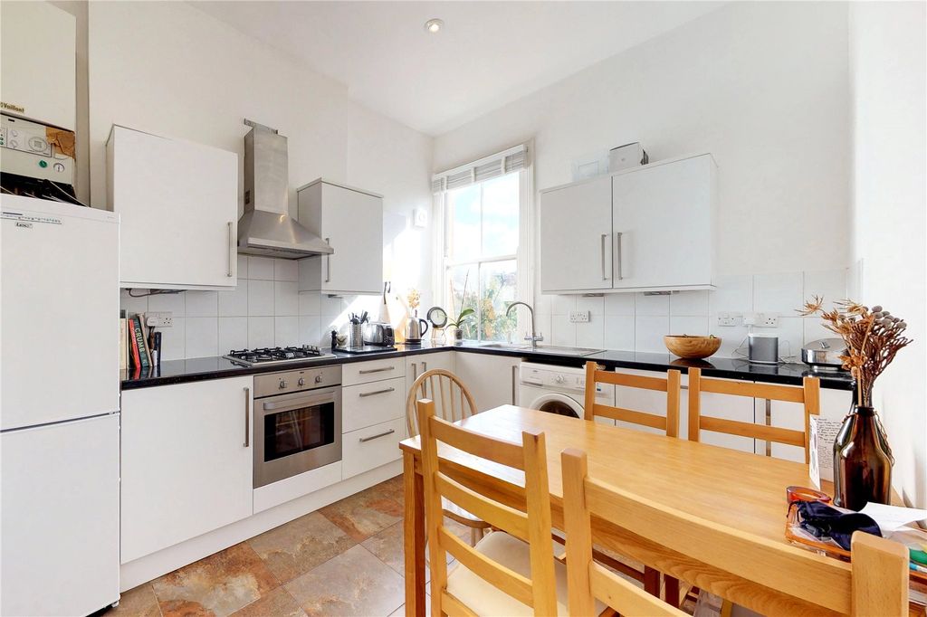 Property photo 2 of 9 Picture No. 32