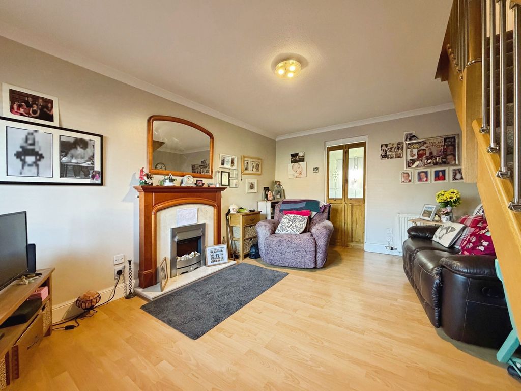 Property photo 2 of 14 Lounge