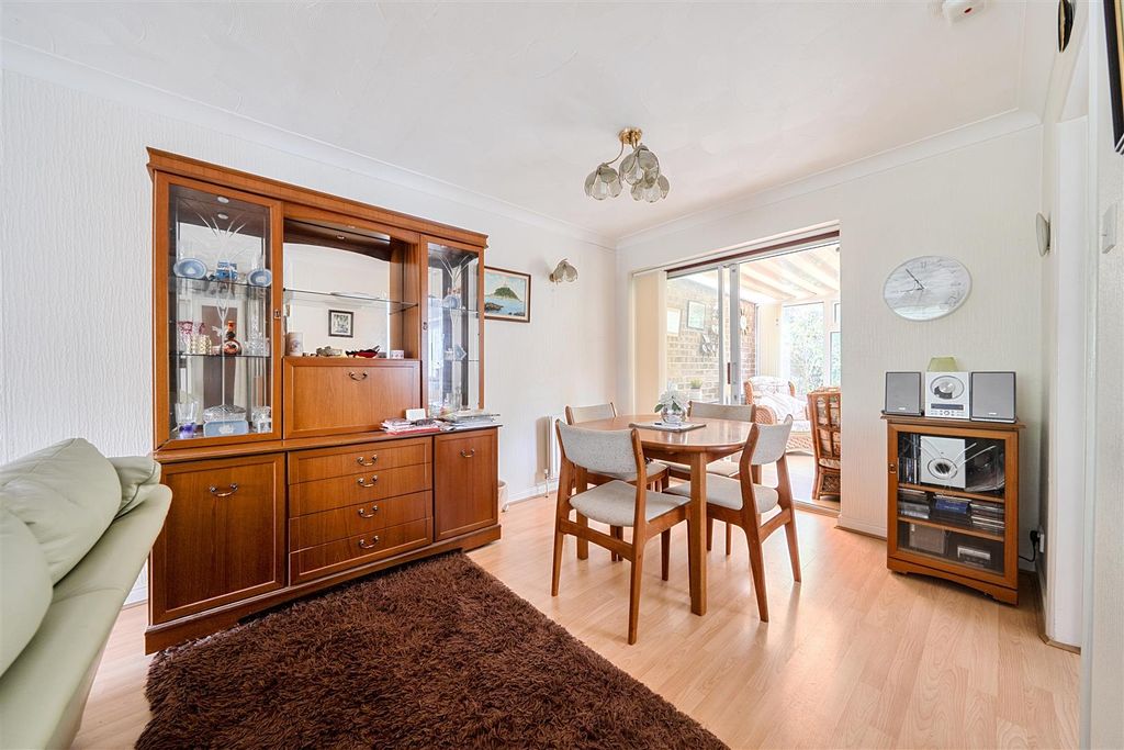 Property photo 3 of 14 Dining Area