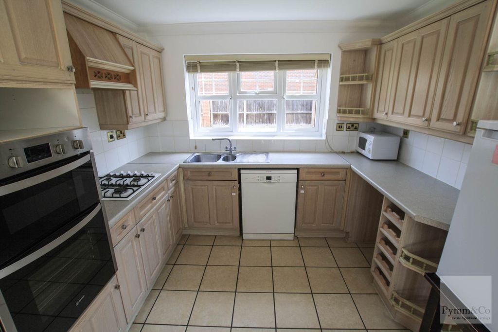 Property photo 3 of 15