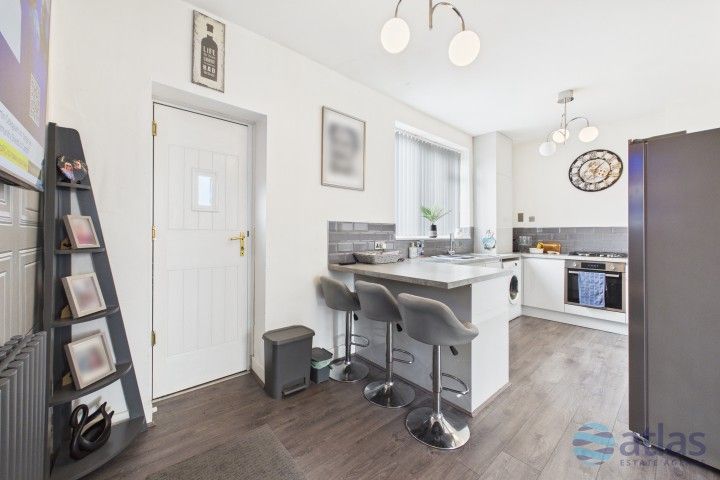 Property photo 3 of 24 Dining/Kitchen Space