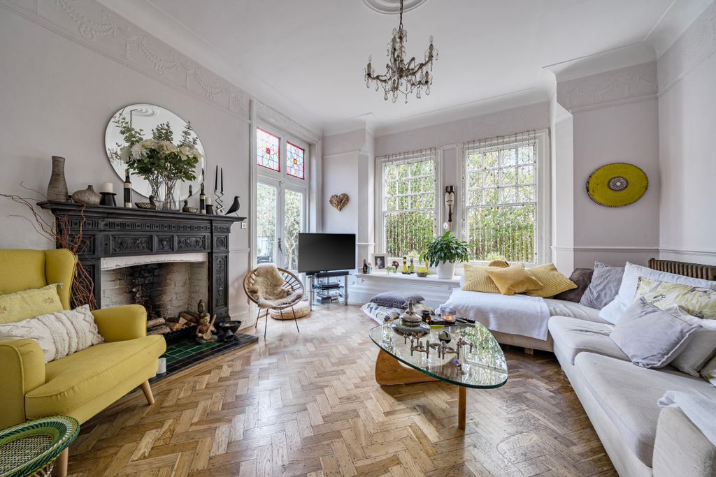 Property photo 1 of 19