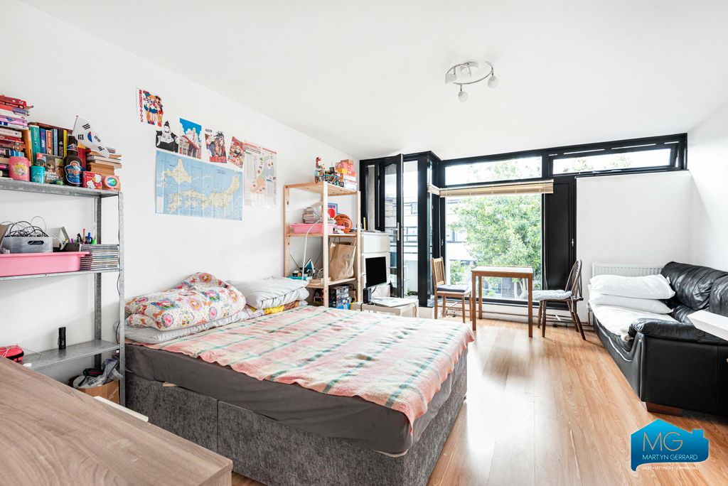 Property photo 2 of 9 Picture No. 29