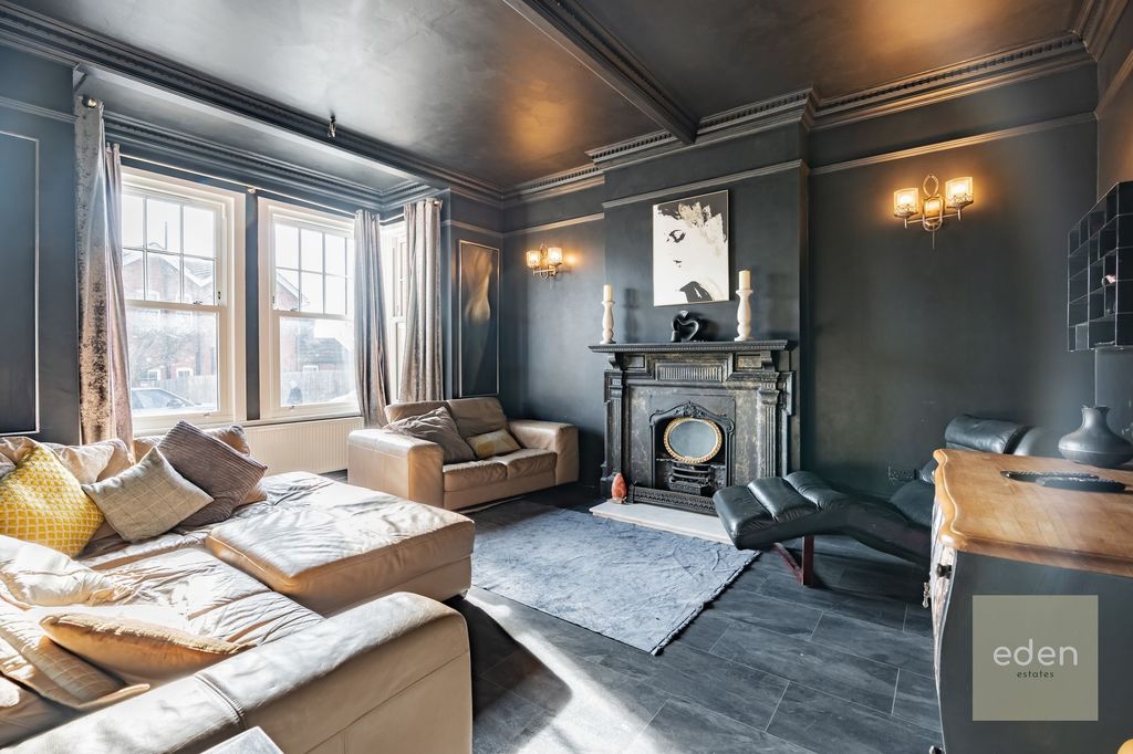 Property photo 3 of 44