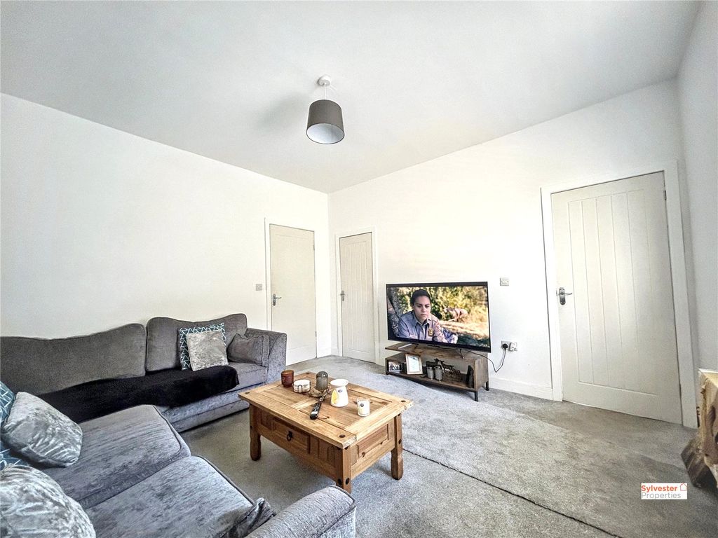 Property photo 3 of 8 Picture No. 09